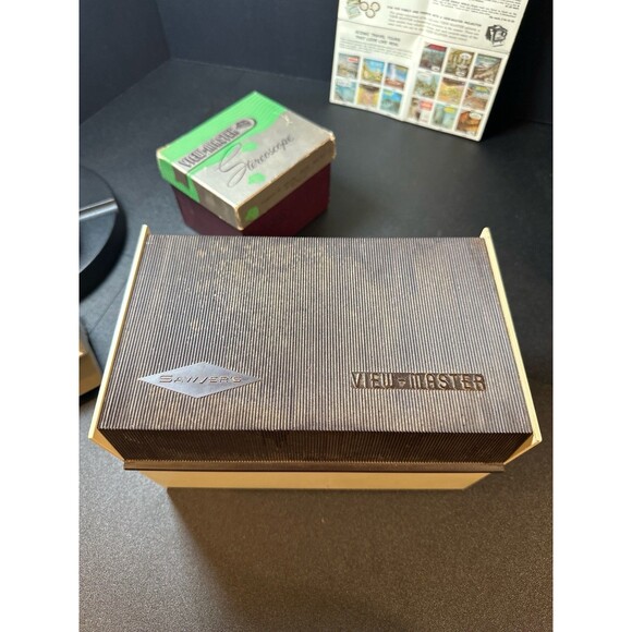 Vintage View-Master Lot – 4 Viewers, Case & Reels - Picture 7 of 9